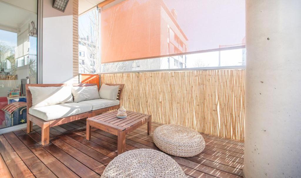 Magnificent Apartment Close To The Beach Сант Адриа де Бесос Екстериор снимка