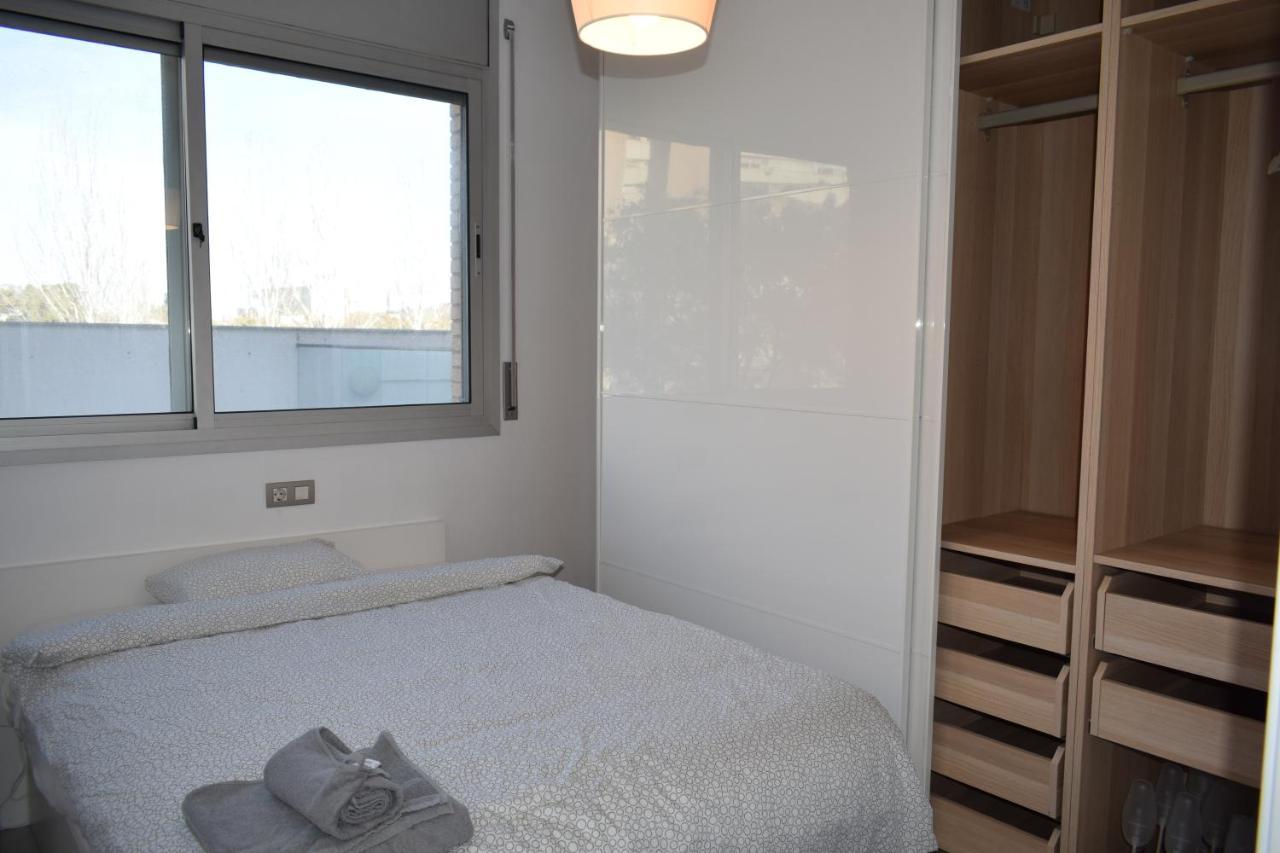 Magnificent Apartment Close To The Beach Сант Адриа де Бесос Екстериор снимка